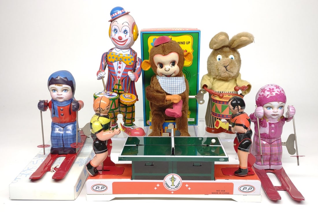 6 Modern Wind-Up Mechanical Tin Toys (1 of 11)