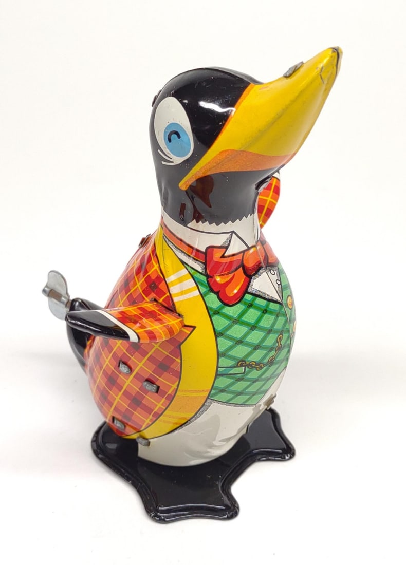 TPS Japan Tin Wind-up Dressed Penguin Toy (1 of 7)