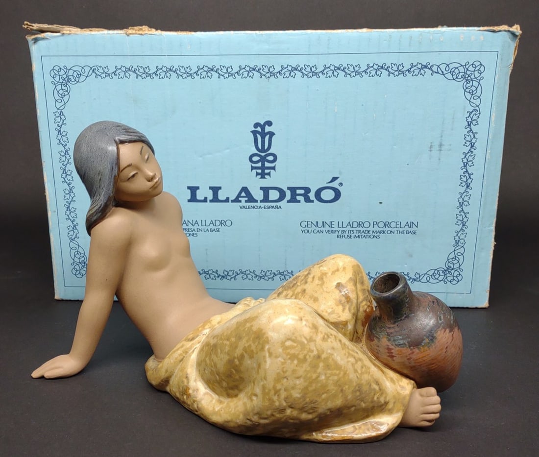 Lladro Alida #2147 Porcelain Gres Figurine w/ Box (1 of 13)