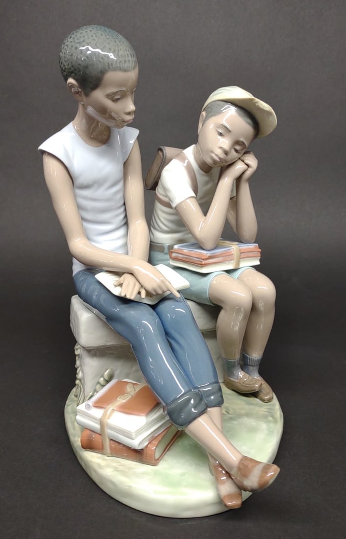 Lladro School Chums #5237 Porcelain Figurine (1 of 10)