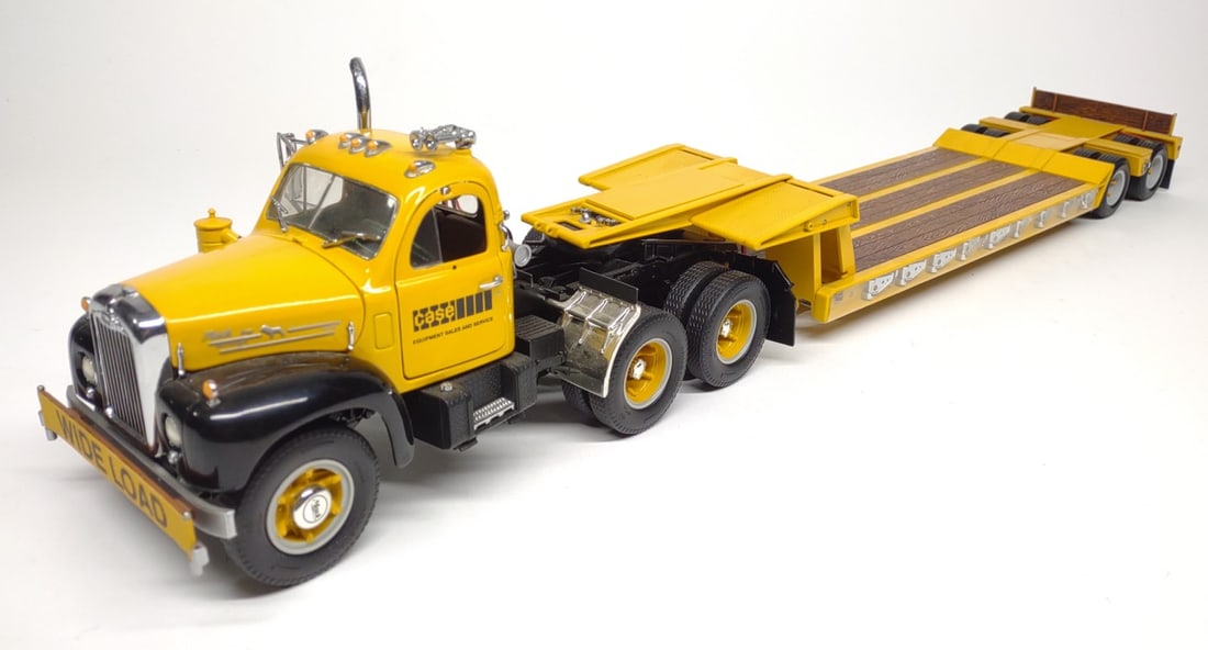 1/25 Case Mack B-Model Semi w/ Lowboy Trailer (1 of 7)