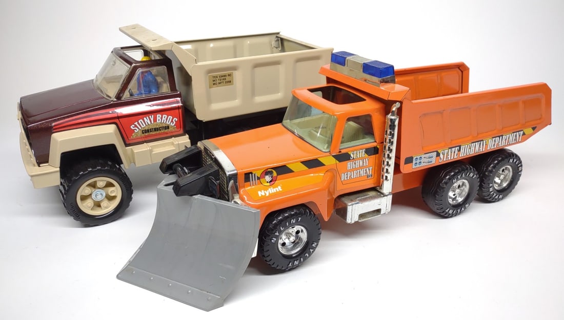 2 Tonka & Nylint Pressed Steel Toy Trucks (1 of 15)