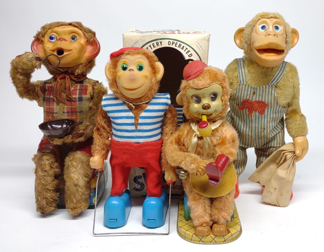 4 Japan Battery Op Monkey Toys (Works) 1 boxed (1 of 11)