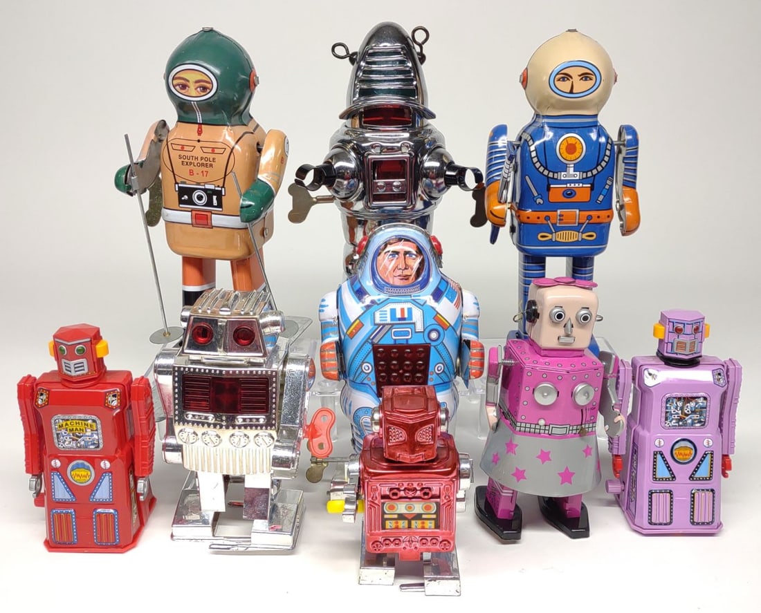 9 Contemporary Wind-Up Robot Toys (1 of 9)