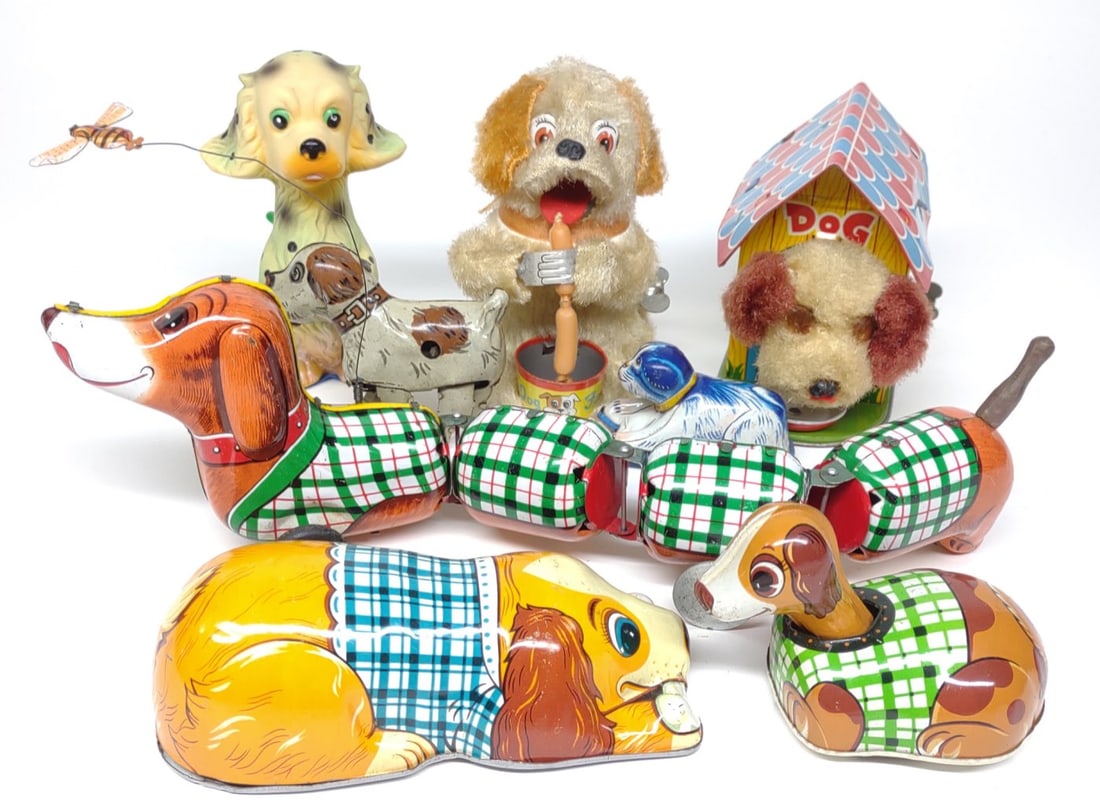 Wind-up Japan Tin Dog Toys (1 of 7)