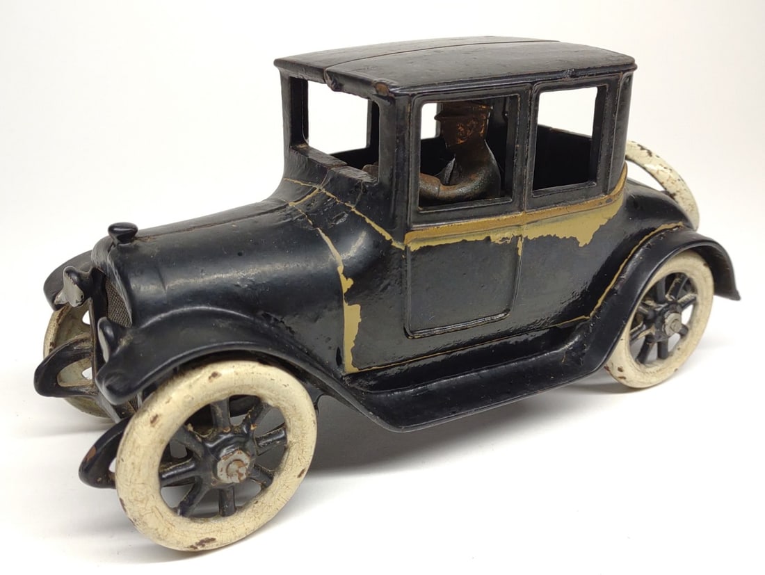Arcade 1922 Dodge Coupe Toy Car (1 of 11)
