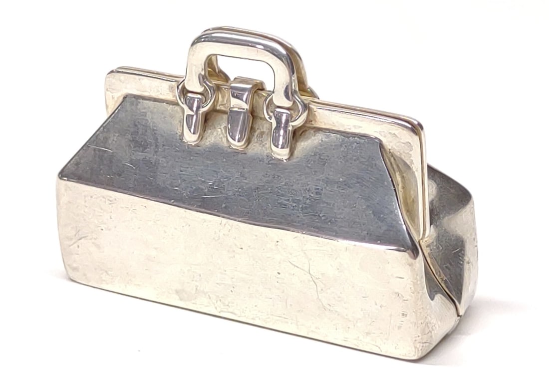 Tiffany & Co. Sterling Silver Dr. Bag Pill box (1 of 9)