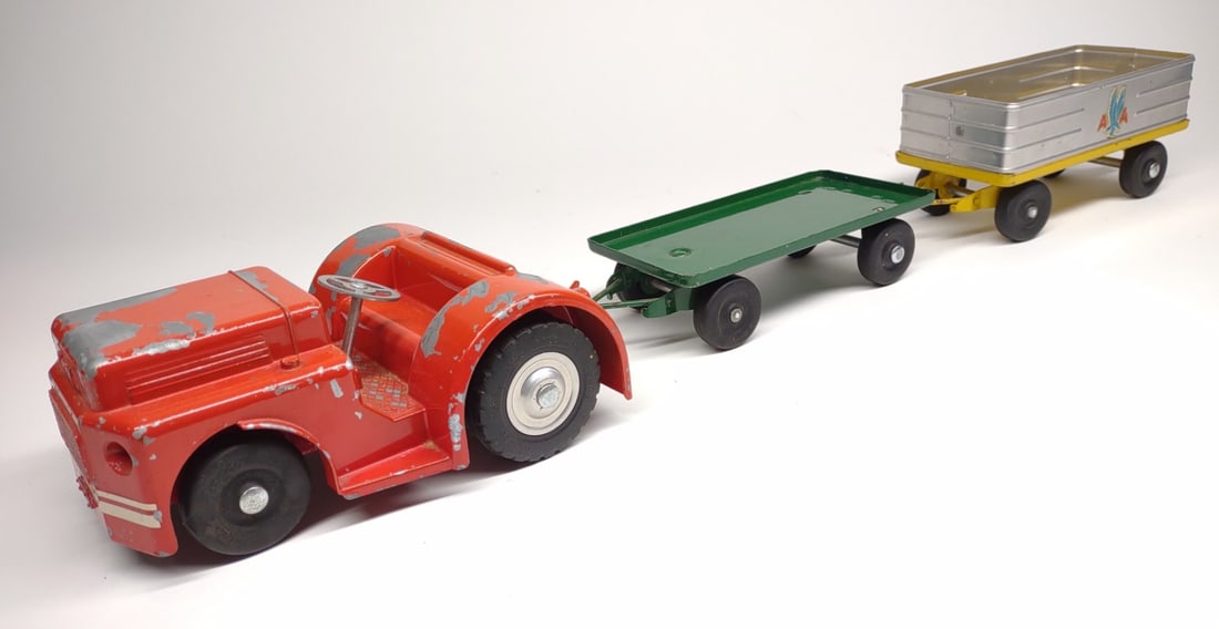 Doepke Airport Tractor & Trailers (1 of 13)