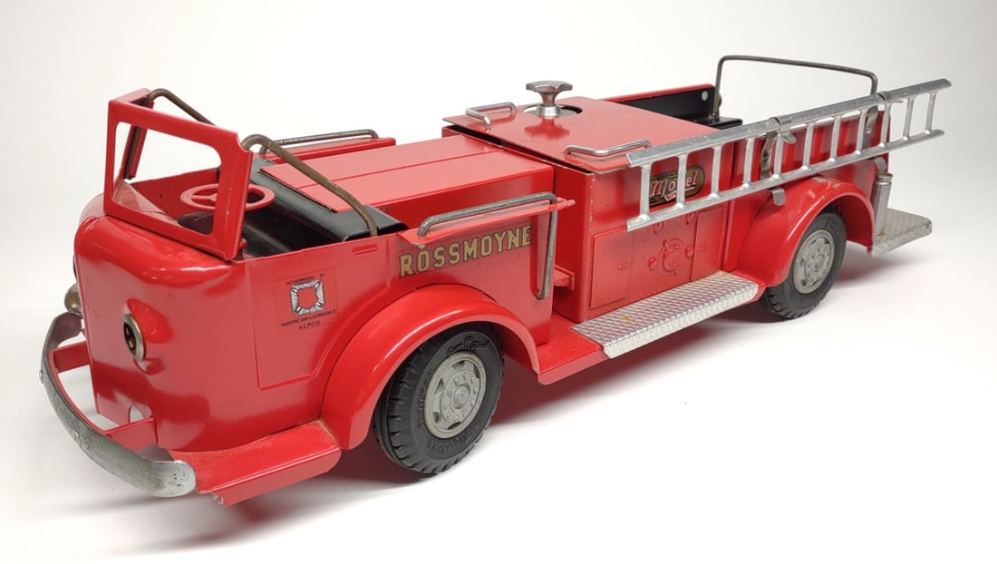 Doepke Rossmoyne Pumper Fire Engine / Truck #2010 (1 of 13)