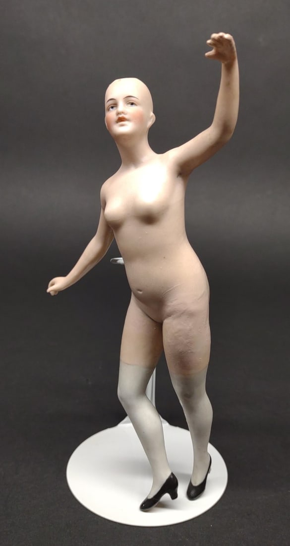 7" German Bisque Bathing Beauty Attr. to Hoffman: Large 7.25" tall German bisque porcelain bathing beauty doll / figure. Attributed to Galluba & Hofmann. Nude lady with stockings, shoes, and finely painted facial details. No chips or cracks. Unmarked
