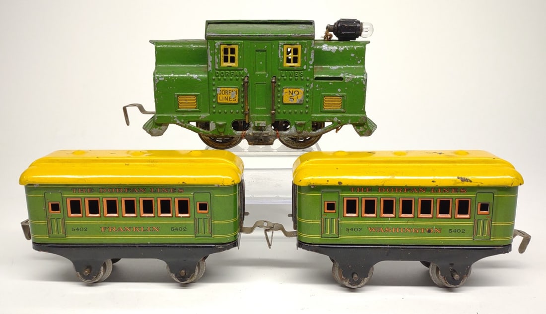 Dorfan #51 Pre-war Train Engine & 2 Passenger Cars (1 of 14)
