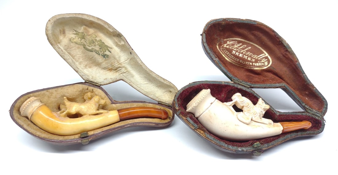2 Meerschaum Carved Dog Cigarette Holders (1 of 12)