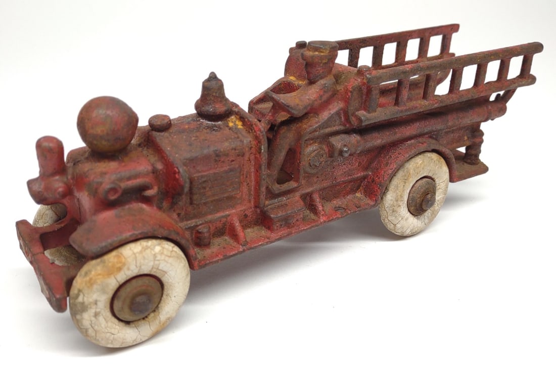 Hubley Ahrens Fox Fire Truck Toy (1 of 7)
