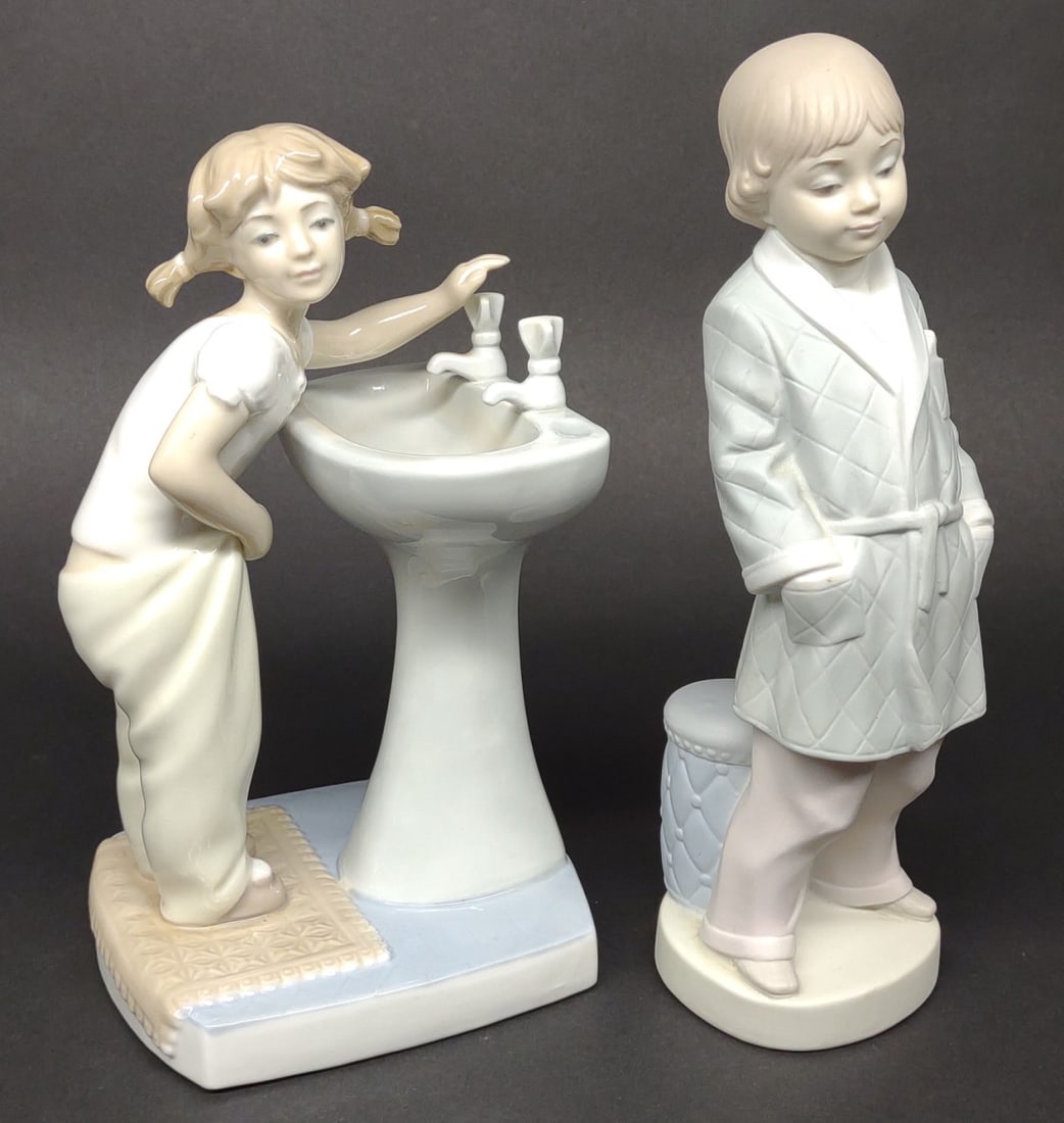 2 Lladro Boy & Girl Bathroom Figures #4838 & 4900 (1 of 9)