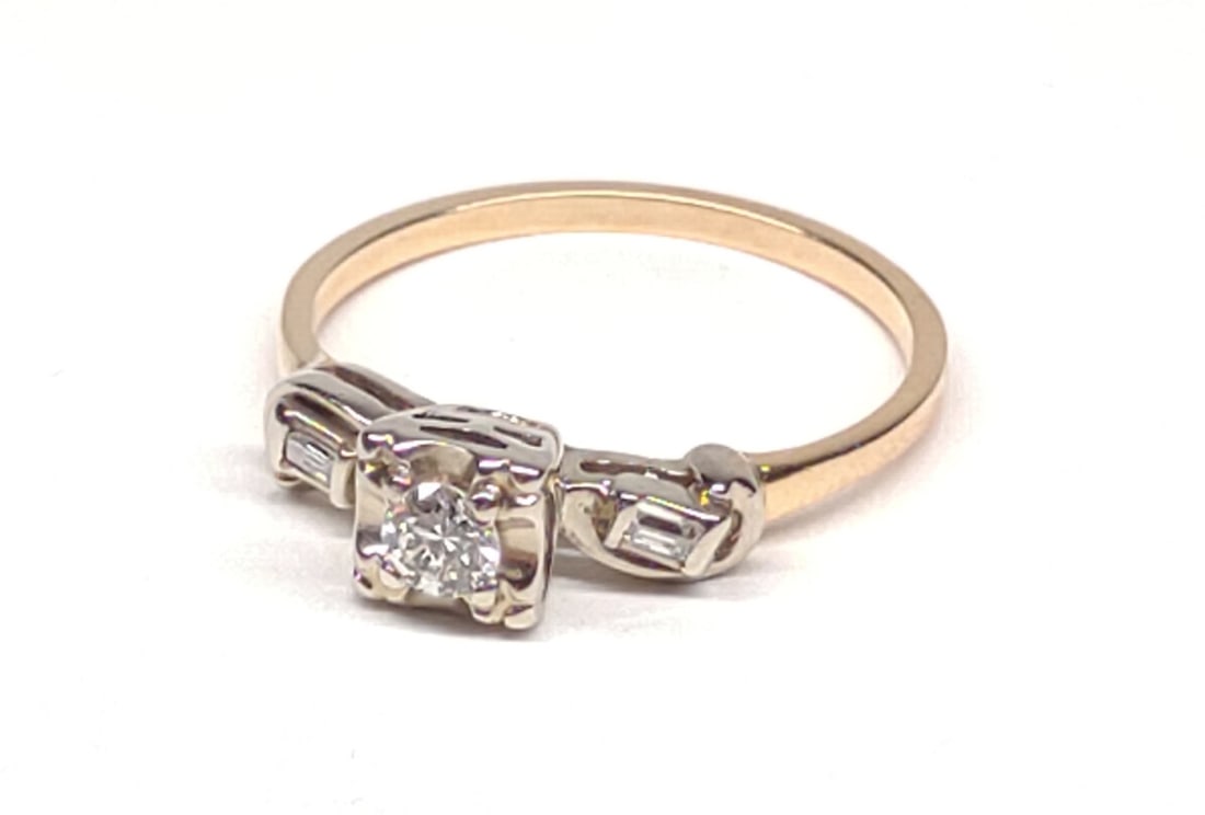 14K Gold & Diamond (1/4 cttw) Ring sz 7.5 (1 of 8)