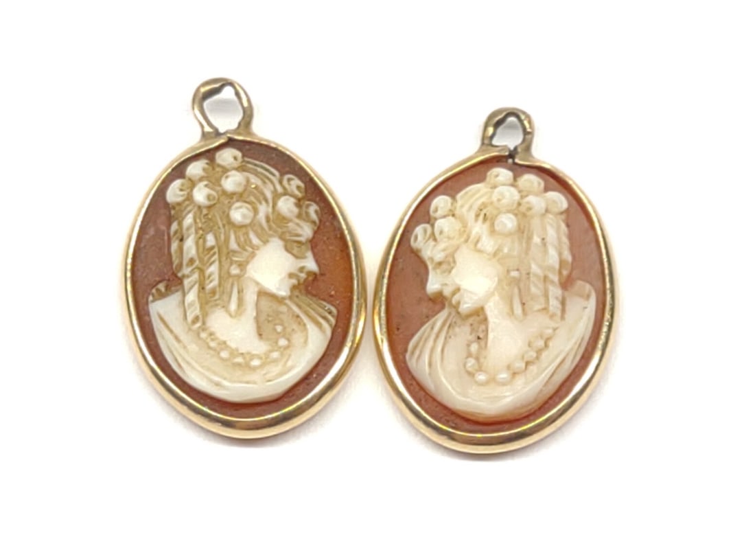 Pair of 14K Gold Carved Cameo Earring Mounts: Pair of vintage 14 karat yellow gold carved cameo earring dangles / mounts. Can be worn using any standard stud earrings. Carved cameo portrait of Victorian lady with curls, mounted in 14k gold. Unmar