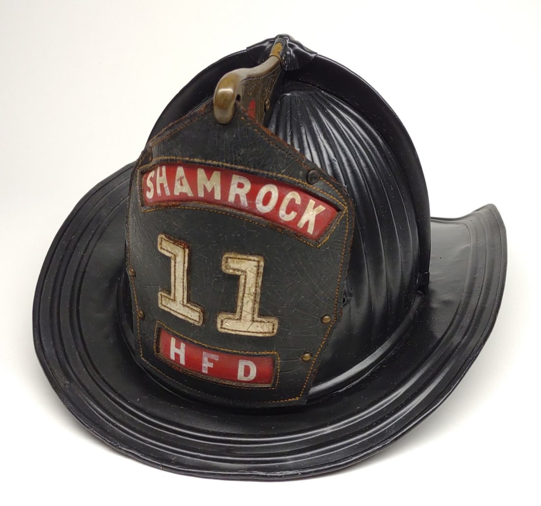 Cairns Shamrock 11 HFD Fire Helmet (1 of 11)