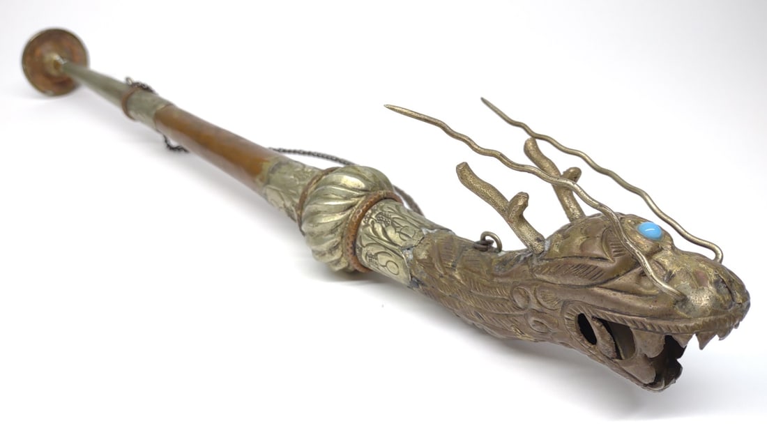 Tibetan Buddhist Ceremonial Gyaling Kangling Horn (1 of 8)