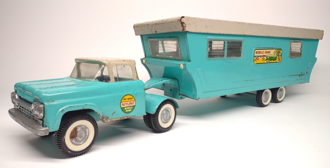 Original 1960s Nylint No. 6600 Truck & Mobile Home (1 of 11)