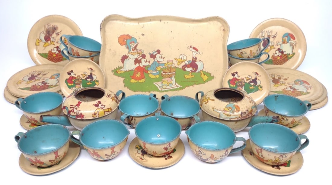 1930s Walt Disney Tin Litho Donald Duck Tea Set (1 of 10)