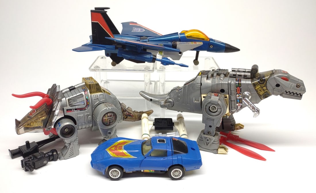4 1980s G1 Transformers Action Figures (1 of 8)