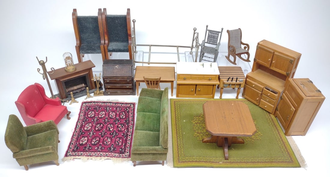 Lot of Vintage Doll House Furniture & Miniatures (1 of 20)