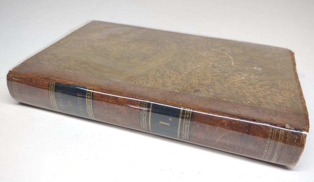 1793 French Chemistry Book by Antoine Lavoisier: Antique 1793 book "Traite Elementaire De Chimie" Second Edition by: Antoine Lavoisier. French edition chemistry book. Book measures approximately 7.5" x 5".