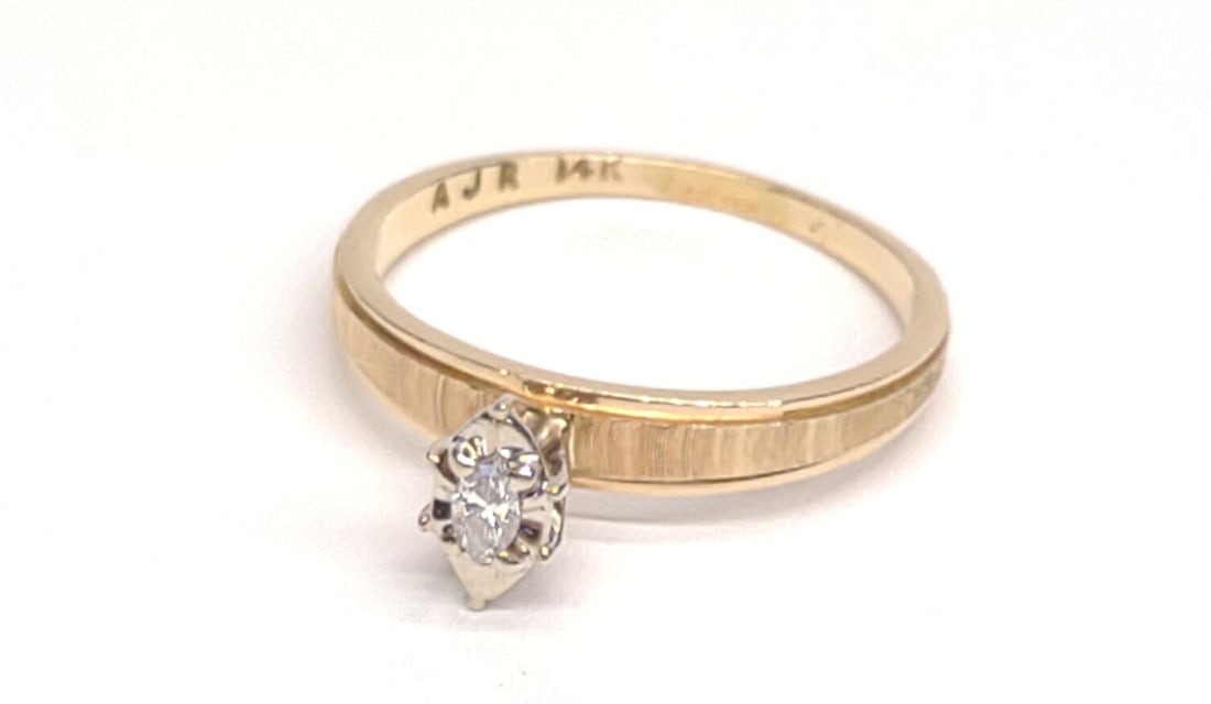 14K Gold Marquise Cut Diamond Solitaire Ring .12ct (1 of 9)