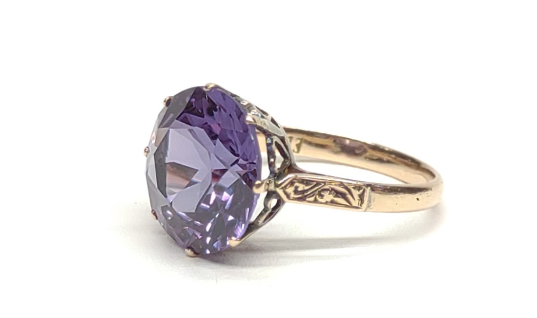 14k Gold Synthetic Alexandrite Solitaire Ring (1 of 8)