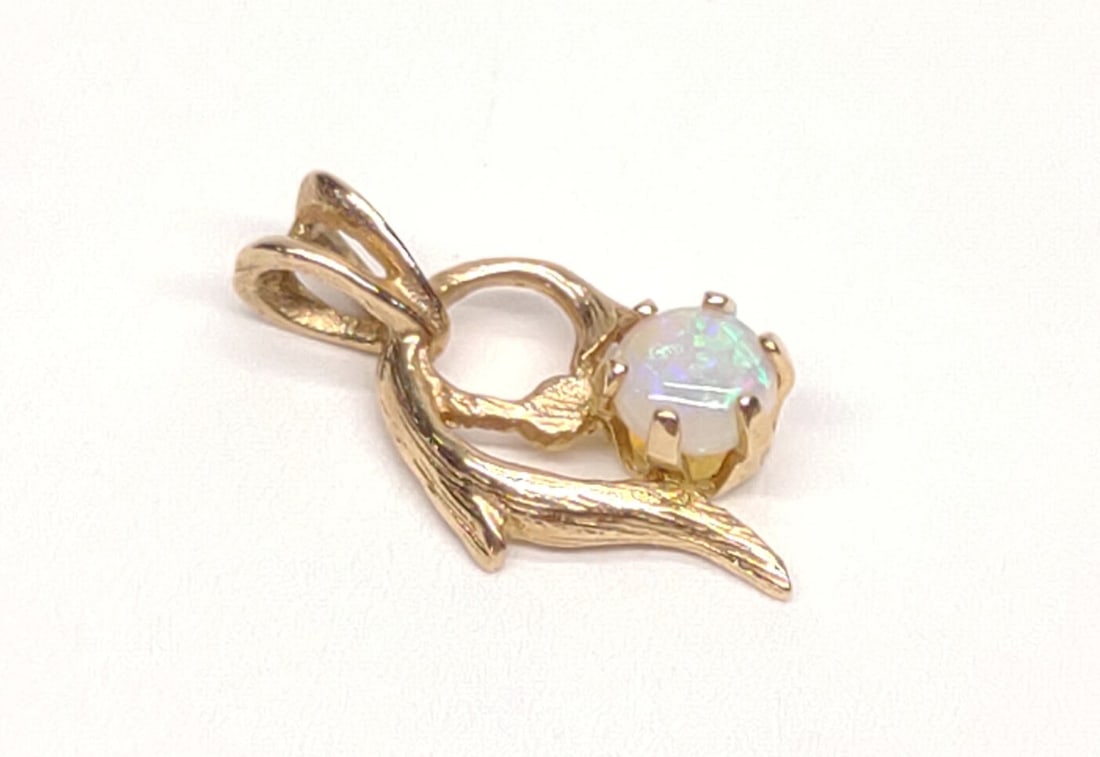 14K Gold Opal Necklace Pendant (1 of 5)