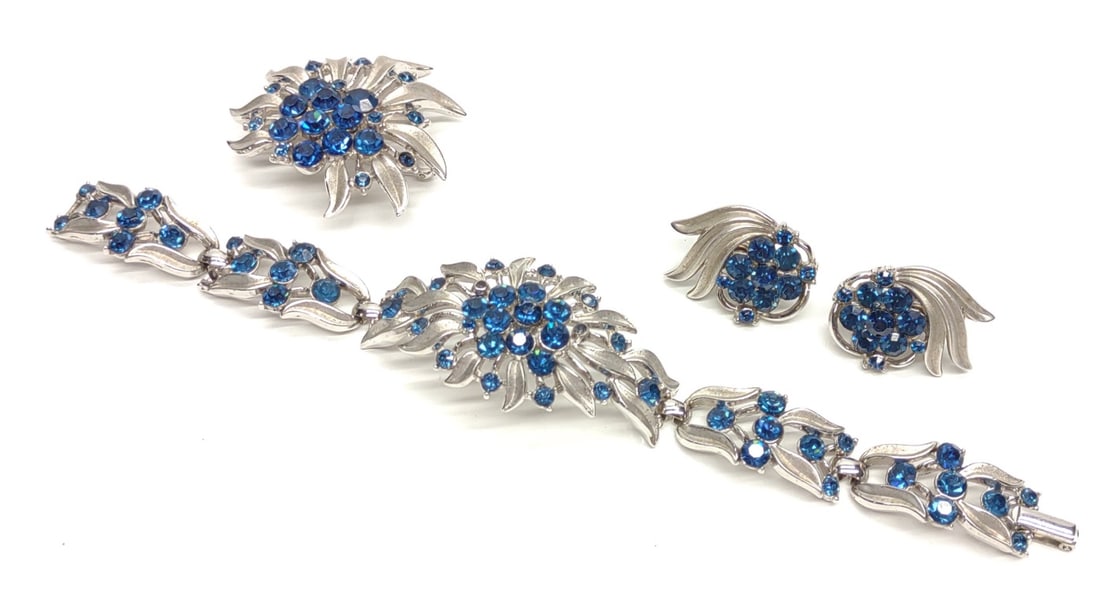 Trifari Blue & Silver Tone Demi-parure Jewelry Set (1 of 8)