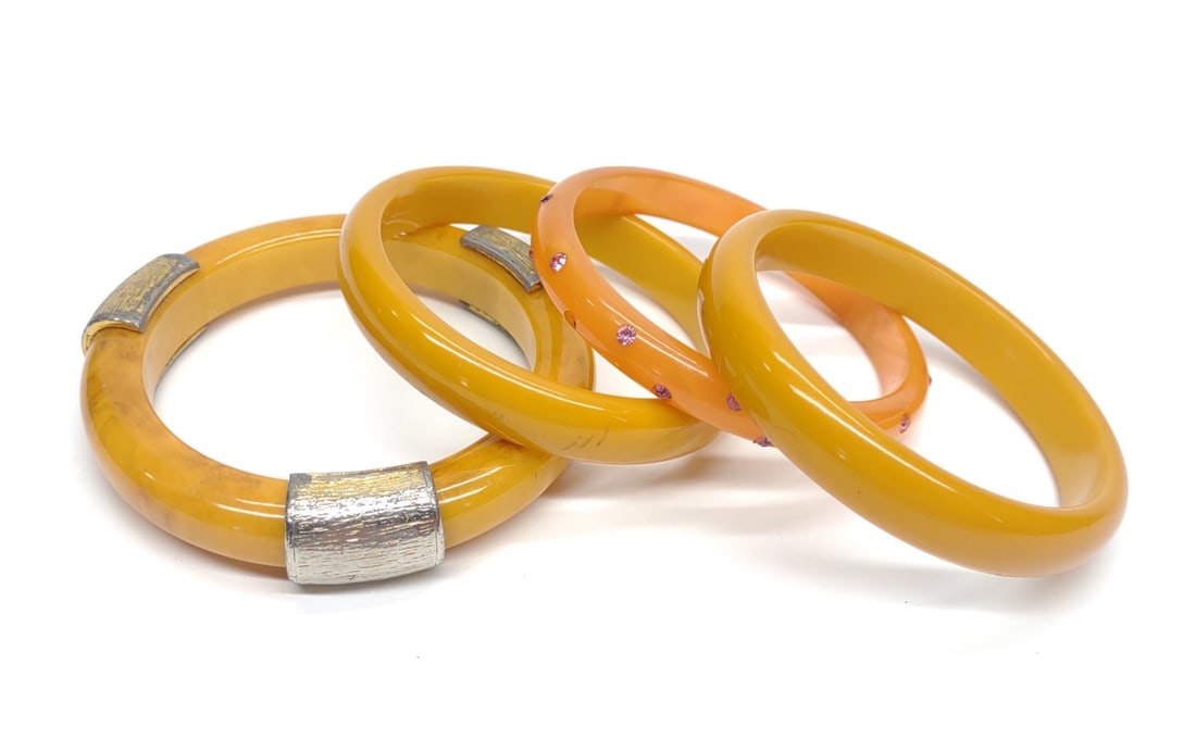 4 Vintage Butterscotch Bakelite Bangle Bracelets (1 of 6)