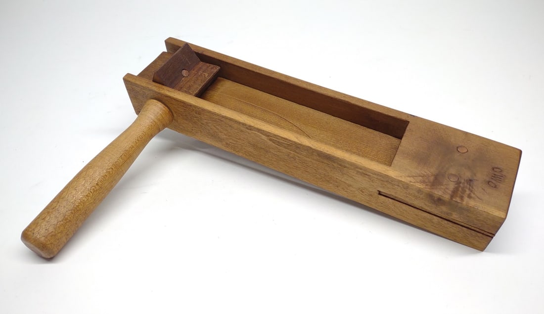 WWI Wood Trench Gas Alarm / Attack Rattle: Antique WW1 hand cranked manuel wooden trench gas alarm / attack rattle. Alarm rattle tongue has a crack down the center. Does not prevent functionality. Alarm is tested and working. Alarm measures ap