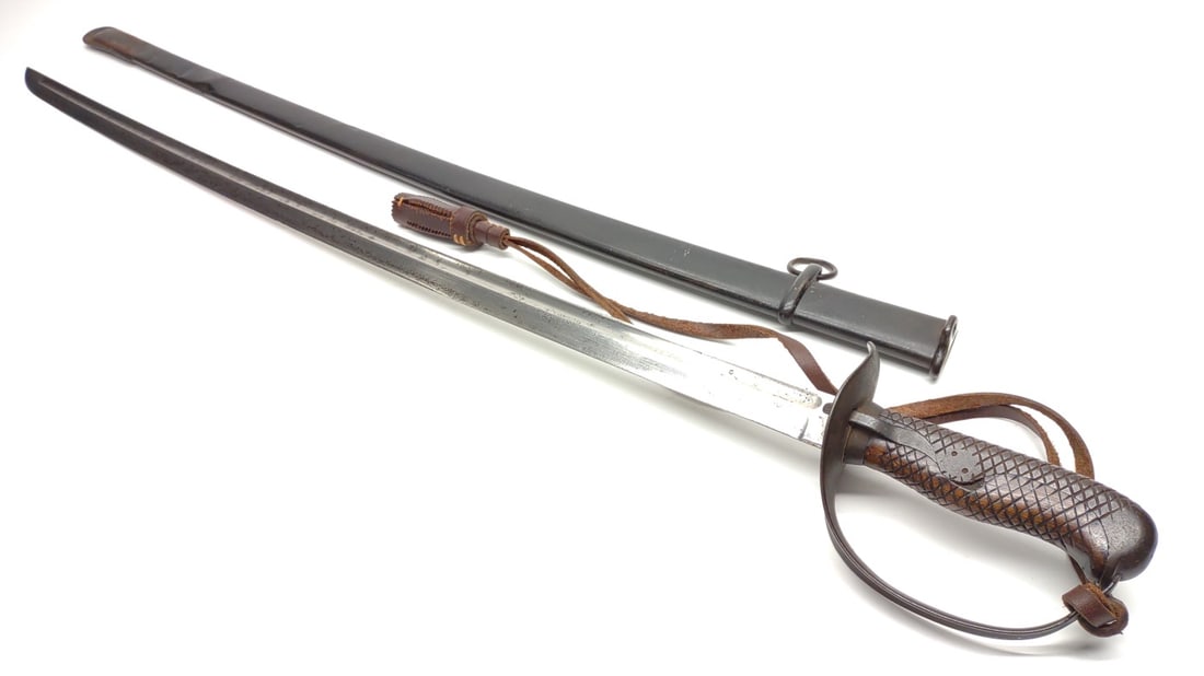 WWII Japan M1889 Type 32 Cavalry Sabre & Scabbard (1 of 13)