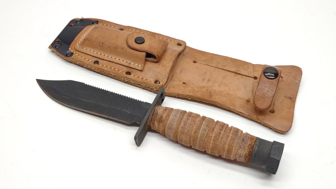 Cold War / Vietnam USAF Pilot Survival Knife (1 of 8)