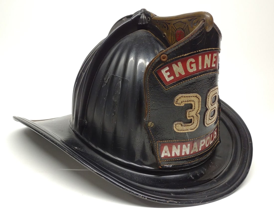 Cairns Engine Co. #38 Annapolis Fire Helmet (1 of 9)