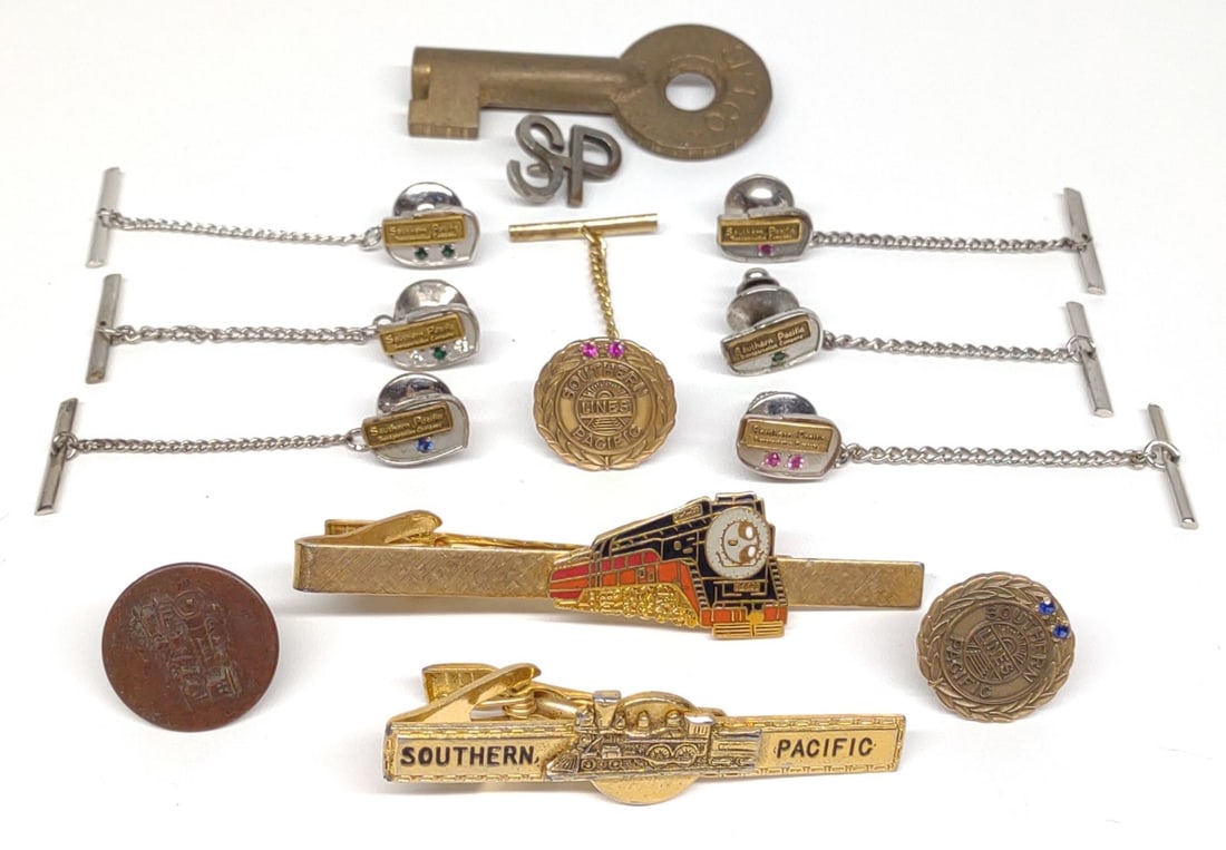(13) Southern Pacific Rail Road Pins, Clips & Key (1 of 5)