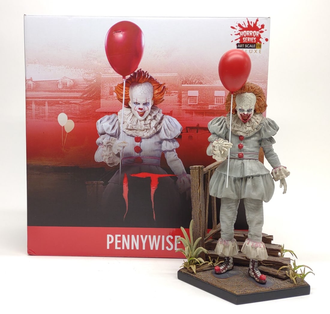 Stephen King's It Pennywise Figure By Iron Studios (1 of 12)