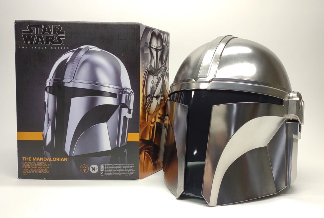 Star Wars The Black Series Mandalorian Helmet: Star Wars The Black Series Mandalorian Premium Electronic Helmet by Hasbro Toys. Helmet is in original box. Toy helmet tested and working. Box measures approximately 11" x 11" x 12".