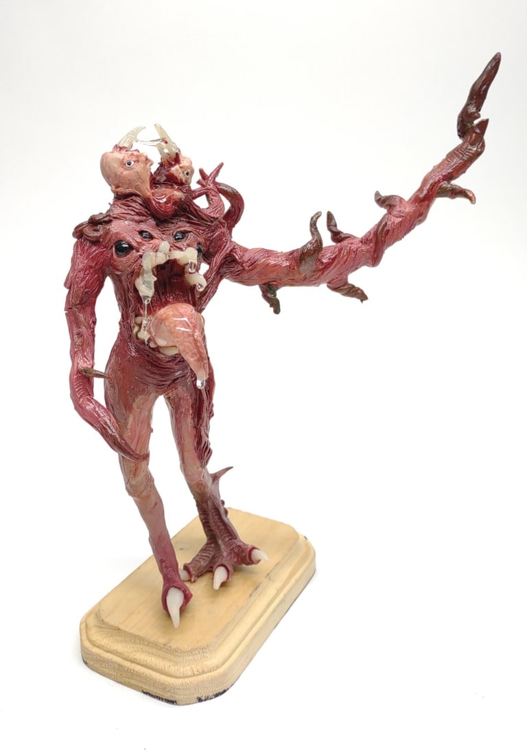 Alberto Camargo Demogorgon Creature Sculpture: Demogorgon style monster / creature sculpture from Spanish artist "Alberto Camargo Márquez". Sculpted from clay. Figure stands approximately 10.5" tall.NOTE: In-house international shipping NOT avail