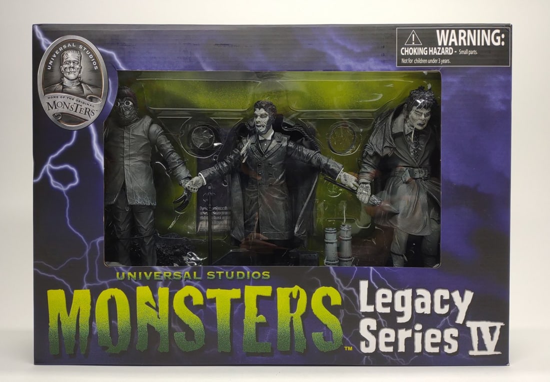 Universal Studios Monsters Action Figure Set 4 (1 of 9)
