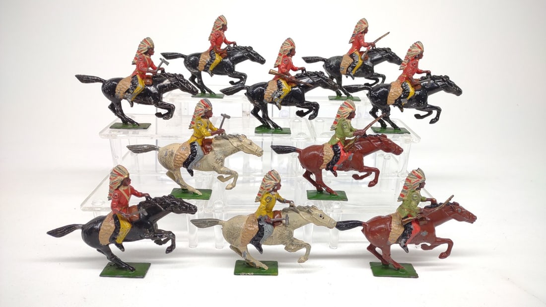 10 Britains North American Indians Lead Soldiers (1 of 11)