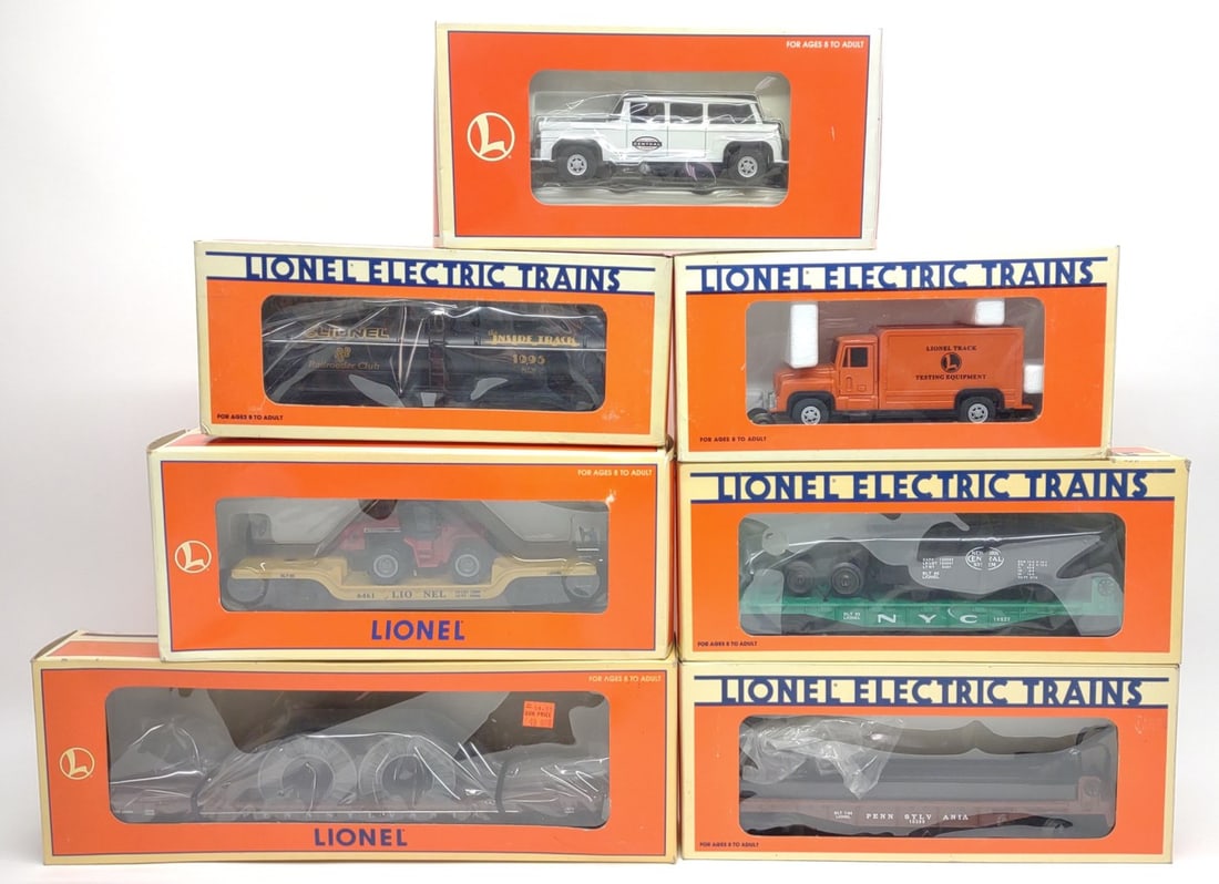 7 Lionel Toy Trains s w/ Ertl Tractor Flatcar (1 of 7)