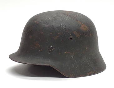 WWII German M40 Heer Helmet (1 of 5)