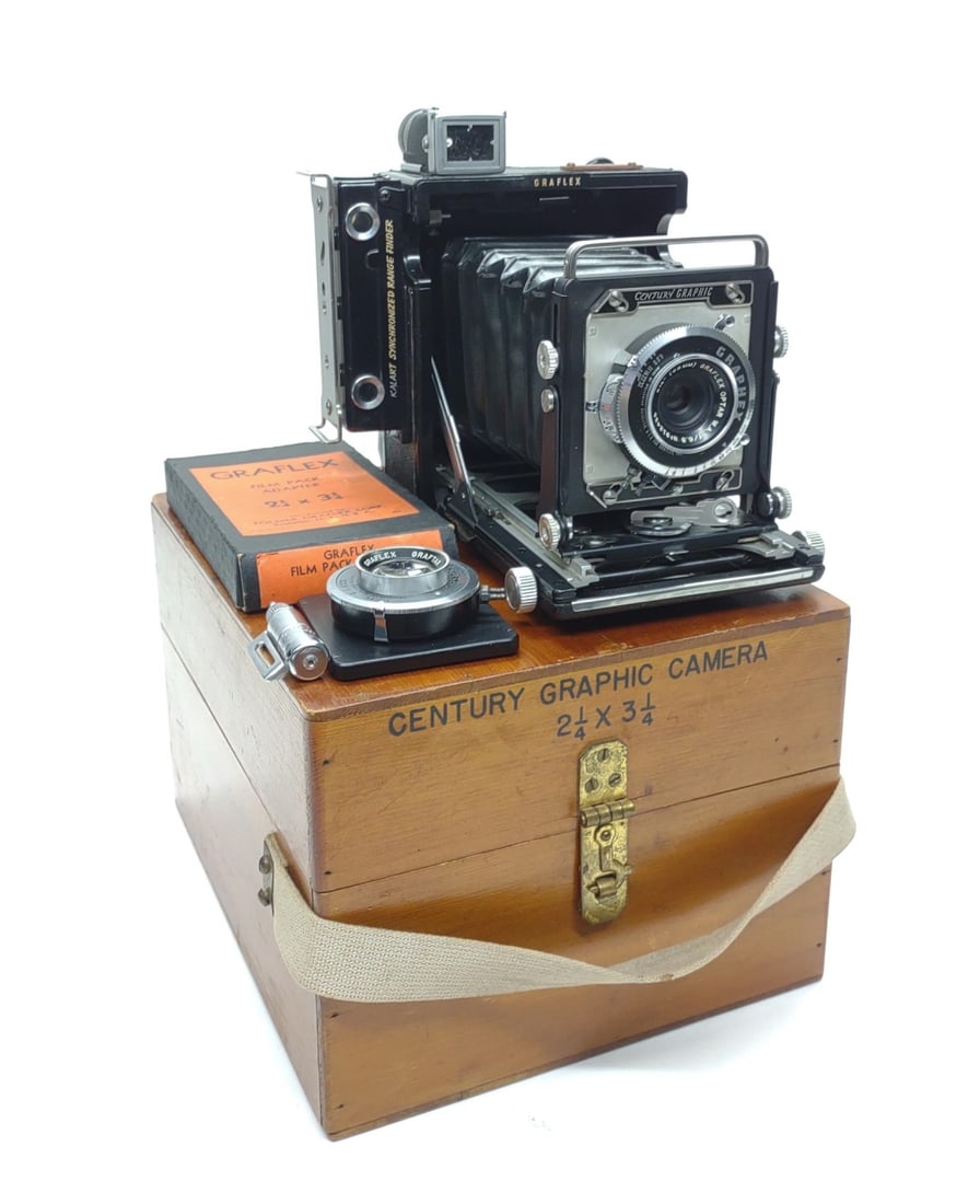 Vintage Graflex Century Graphic Camera w/ Case (1 of 16)