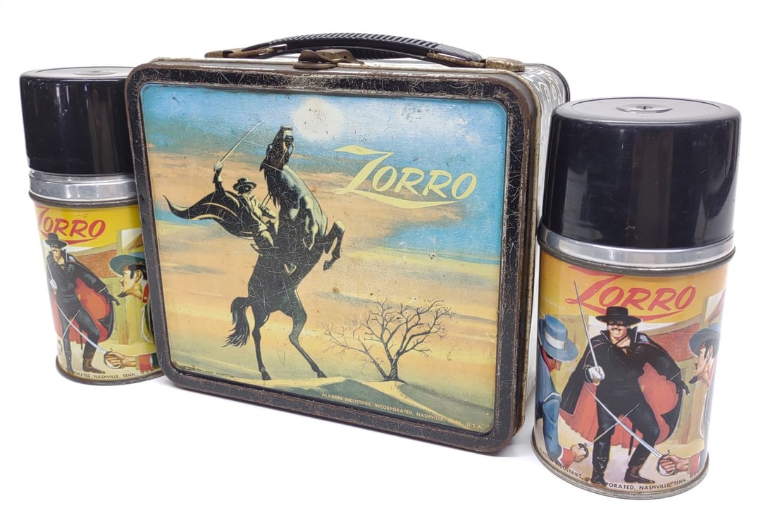 1958 Zorro Lunch Box w/ Thermos (1 of 14)
