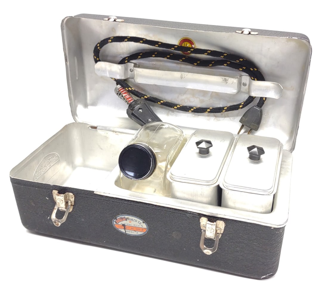 Vintage Electro Lunch Company Model A Lunch Box (1 of 8)