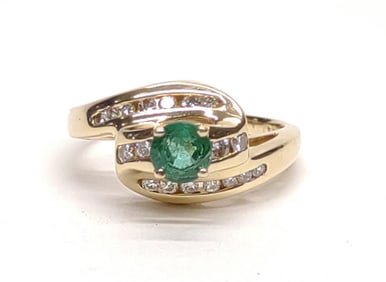 14K Gold Emerald & Diamond Ring (sz 6)