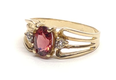 14K Gold Garnet & Diamond Ring (sz 6)