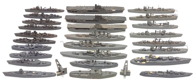(26) WWII US Navy Recognition Ships w/ 2 cannons